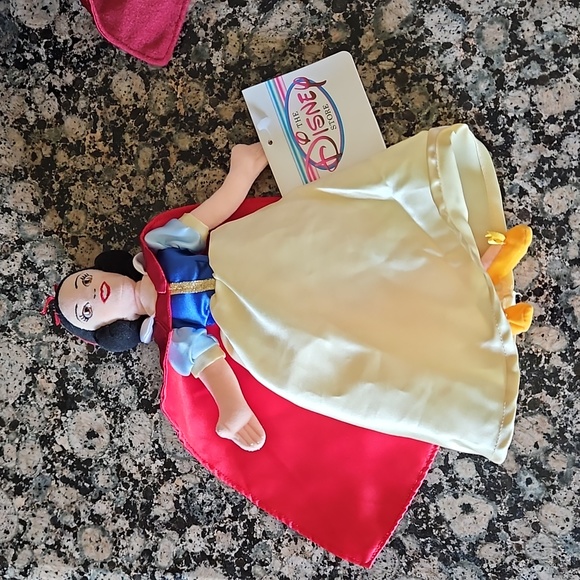 Disney Snow White Dolls - Picture 2 of 9